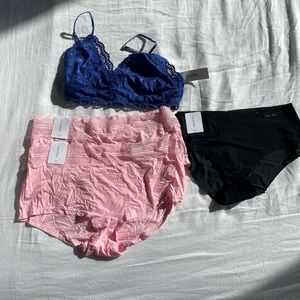 Lot of Calvin Klein sz Medium and Artizia bag sz Medium - NWT